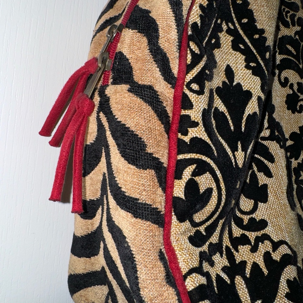 Atenti Overnighter Floral and Zebra Arabesque Carpet Bagger Bag - Picture 4 of 14